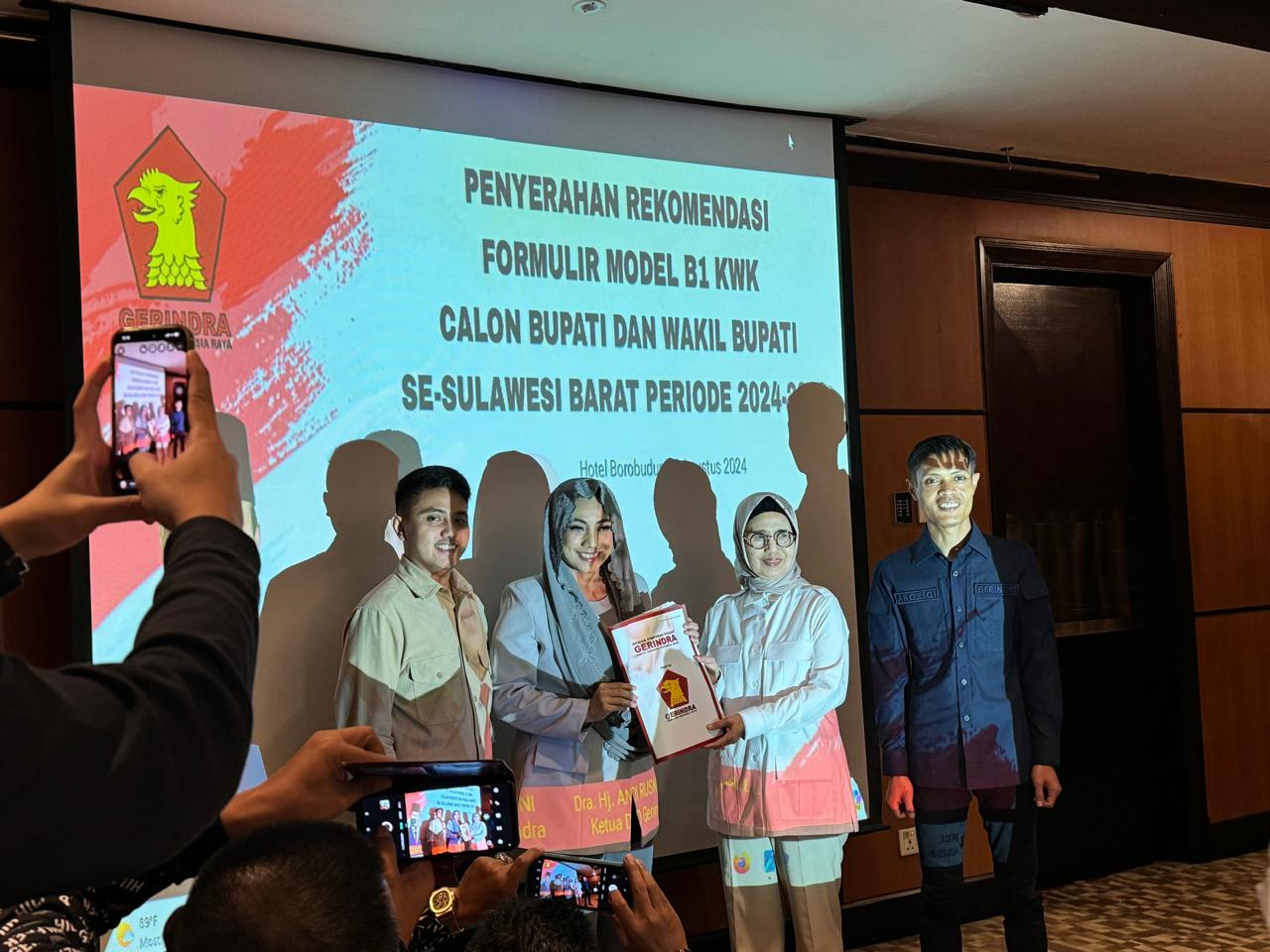 Gerindra serahkan rekomendasi B1KWK kepada pasangan Andi Bebas Manggazali dan Siti Rahmawati. (Ist)