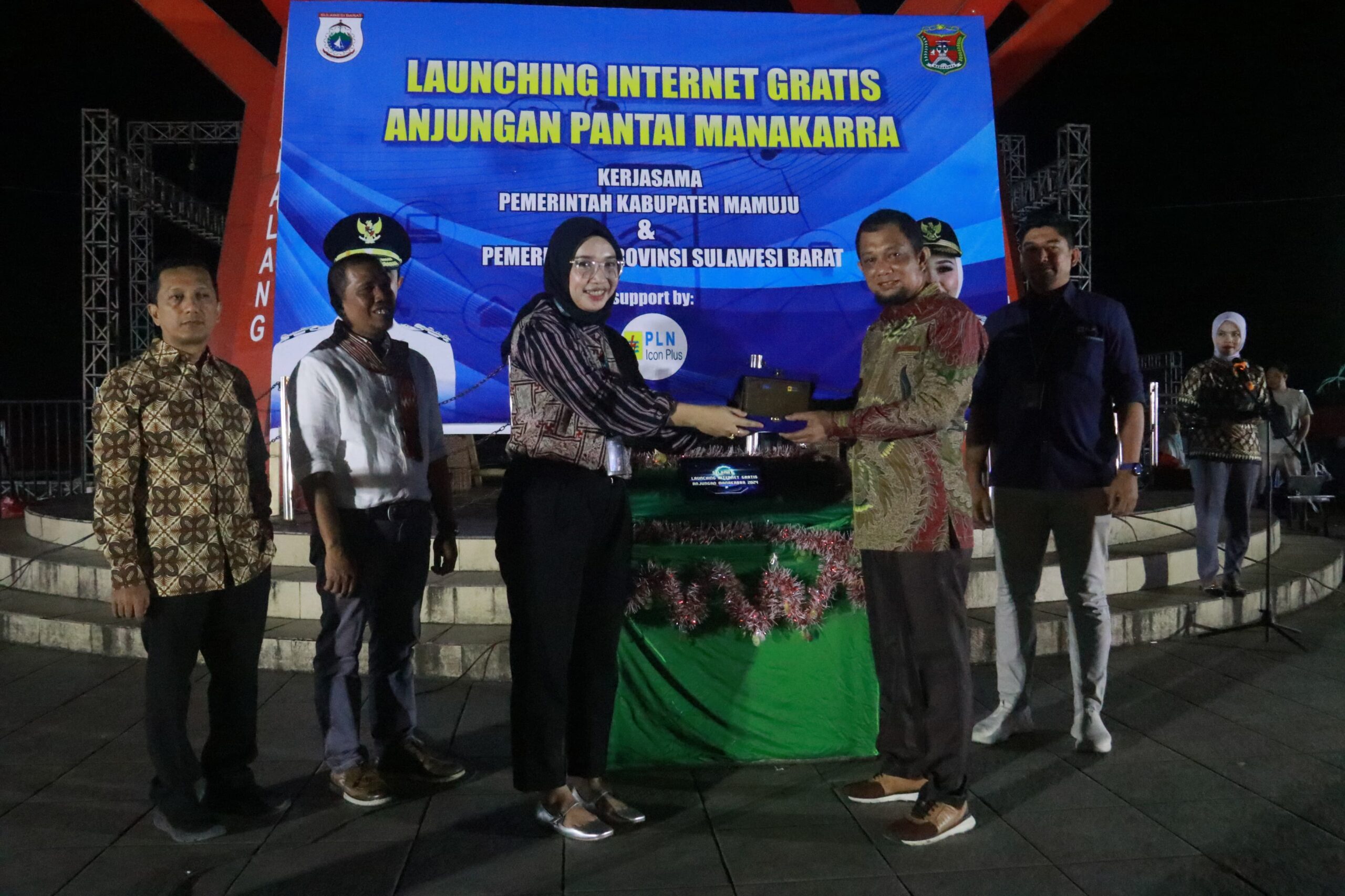 Diskominfo Sulbar Pemkab Mamuju Hadirkan Internet Gratis Di Anjungan Pantai Manakarra