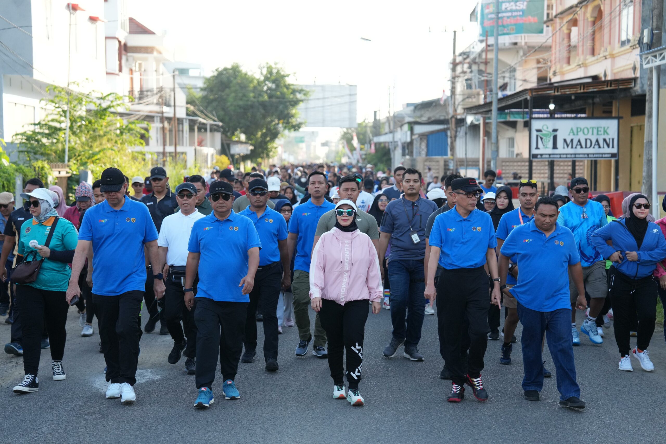 PJ Gubernur Sulbar Serta Jajaran Gelar Jalan Sehat Peringati Hari Perhubungan Nasional Ke-53 Tahun 2024
