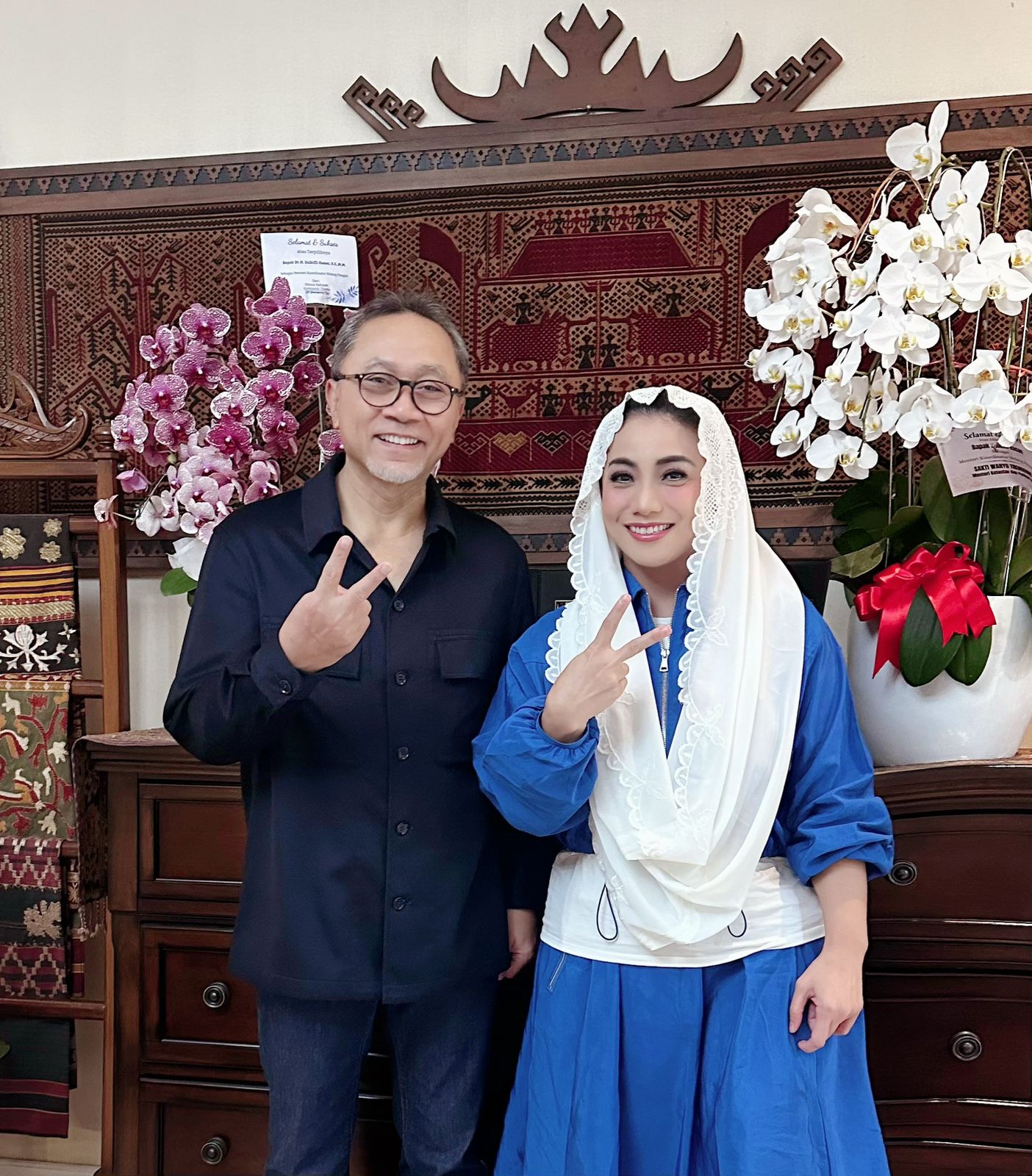 Ketua Umum Partai Amanat Nasional (PAN) Zulkifli Hasan dan Calon Wakil Bupati Polman Siti Rahmawati