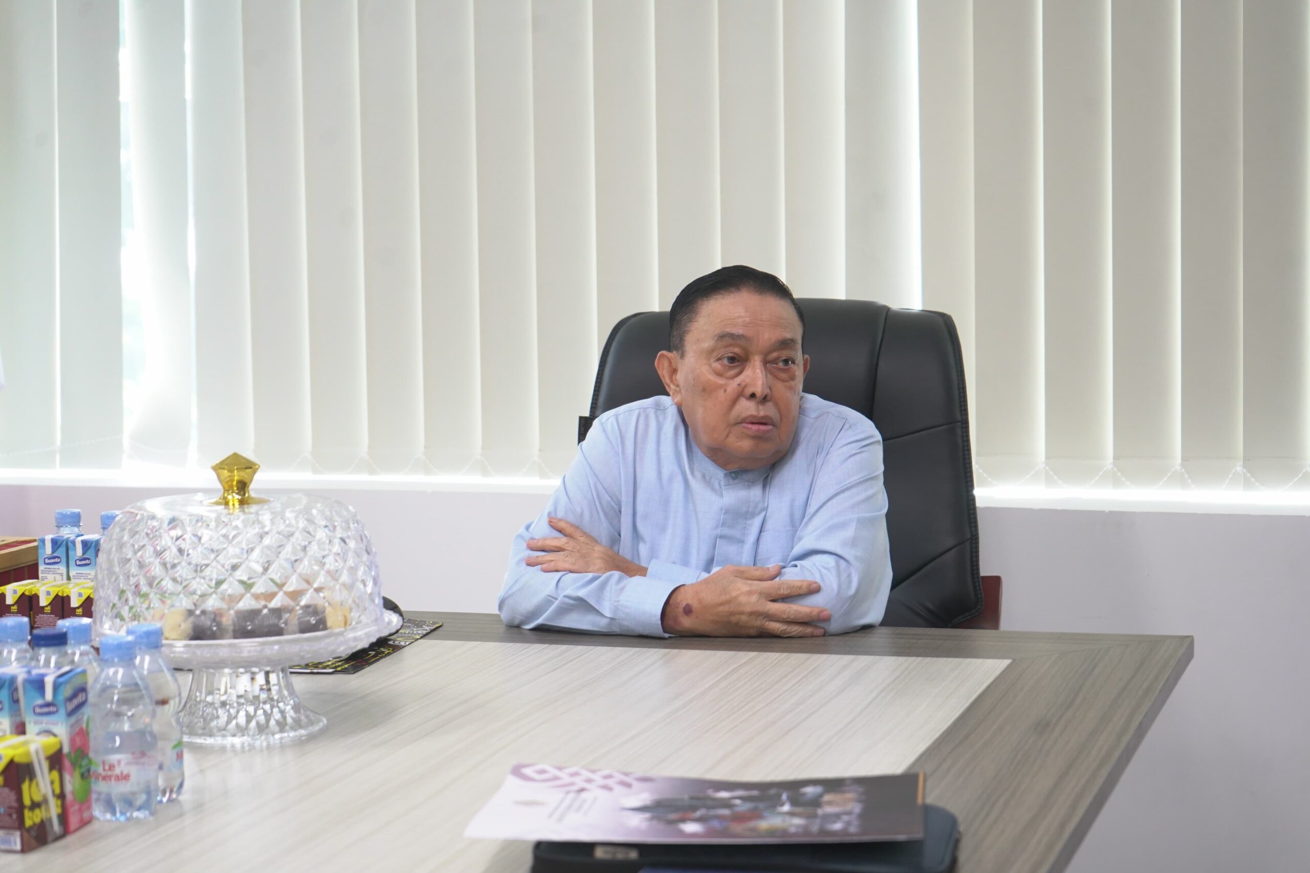 Wagub Sulbar Terbitkan Edaran ASN Hentikan Aktivitas Saat Adzan dan Shalat Berjamaah di Masjid